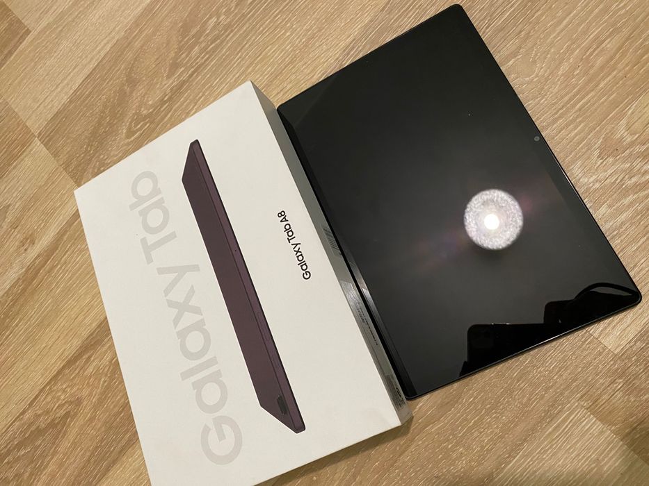 Tablet Samsung A8