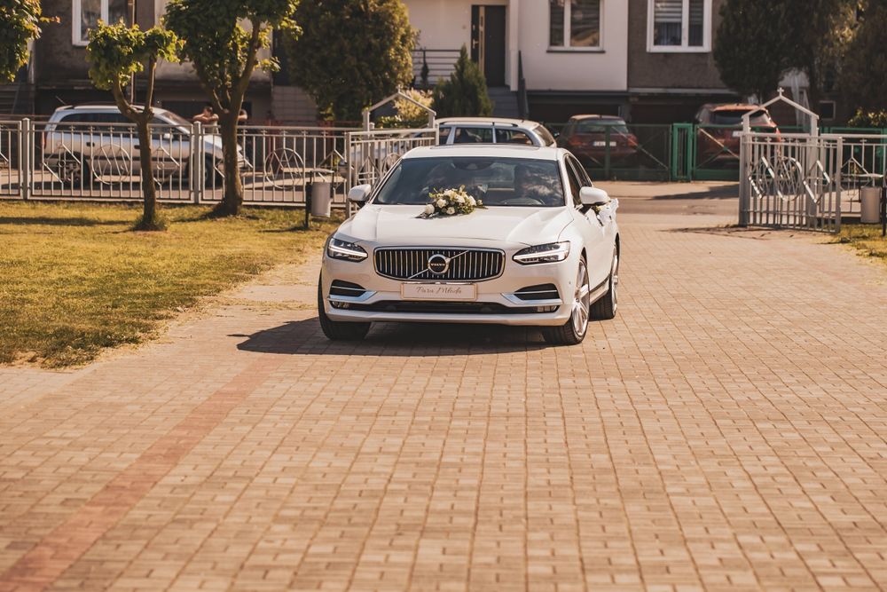 Auto do ślubu Volvo S 90 biała perła
