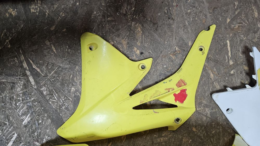 Plastiki suzuki rmz 450
