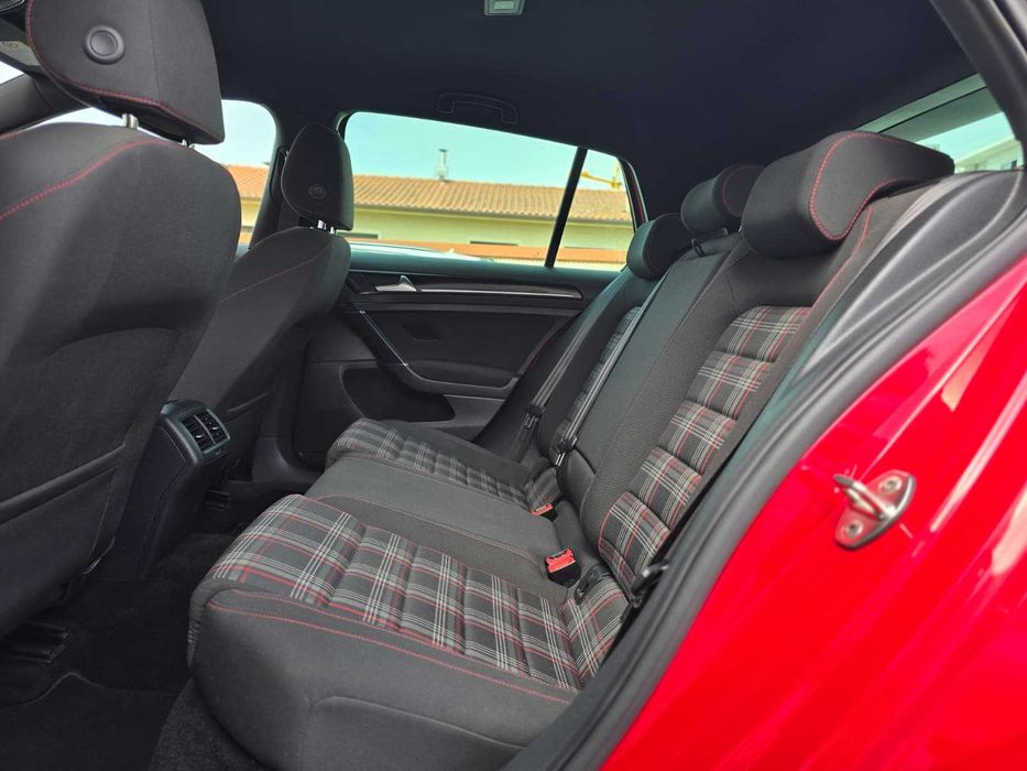 Volkswagen Golf 7 Gti 2.0Tsi 220Cv DSG (Full Extras)