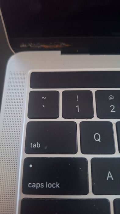 MacBook Pro 2018447444790963097604