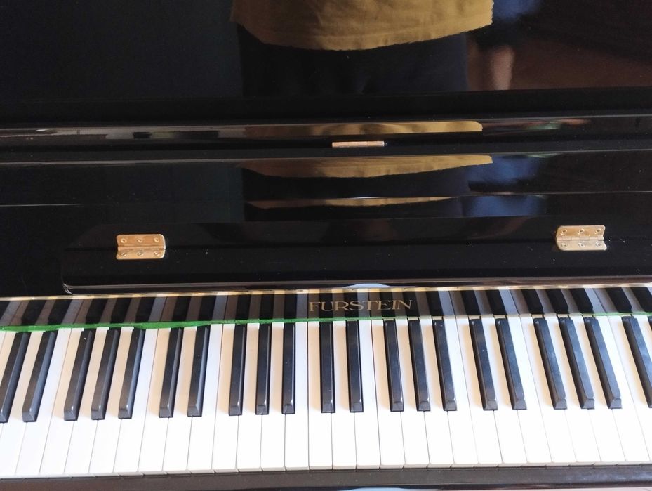 Piano acústico FURSTEIN