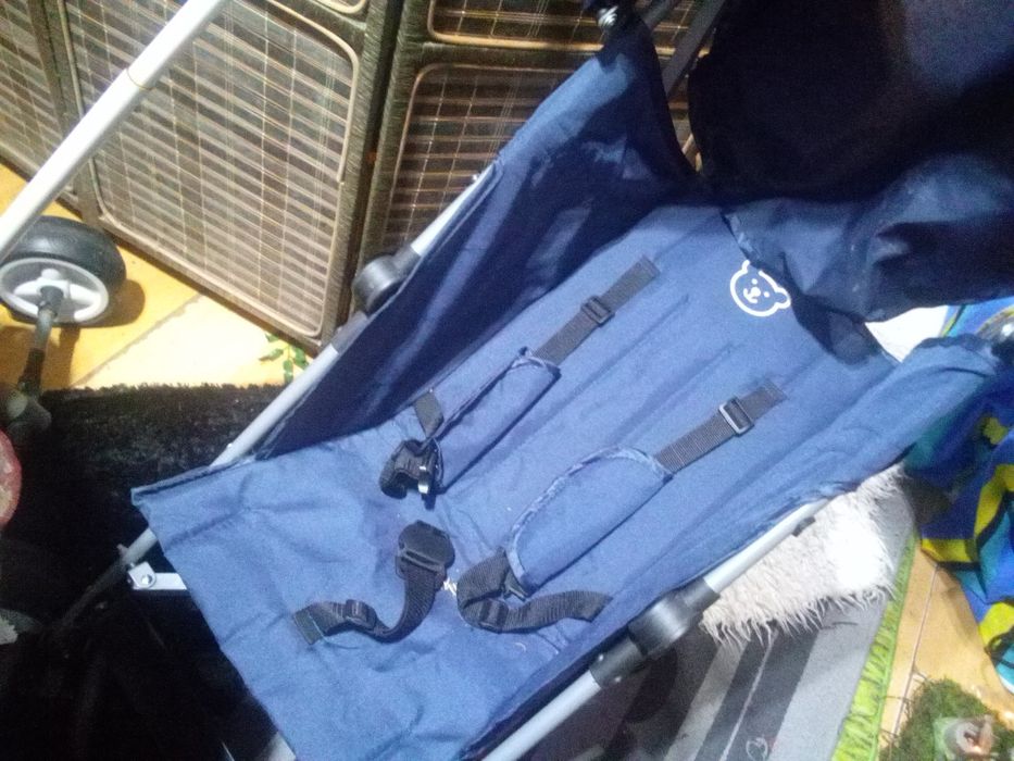 Carrinho de bebe c/ oferta de triciclo 15€