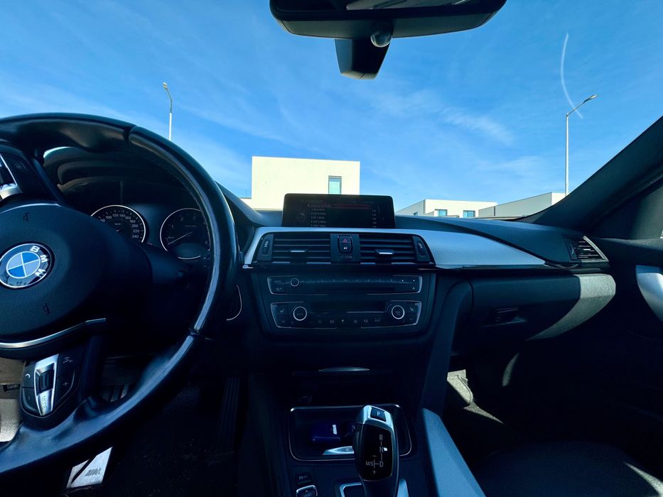 Bmw 320d Touring — photo 4