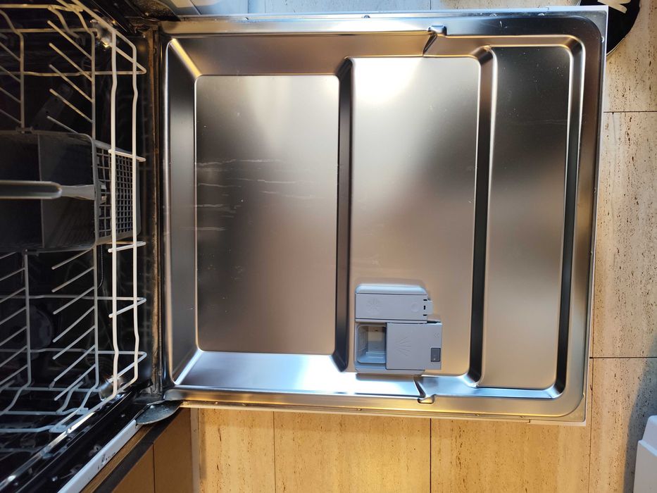 Máquina de lavar loiça - como nova - estado 9 em 10!