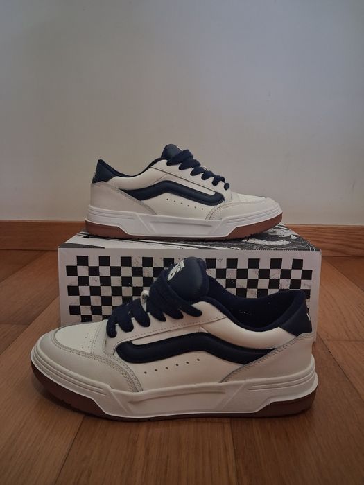 Vans Hylane brancas e azuis