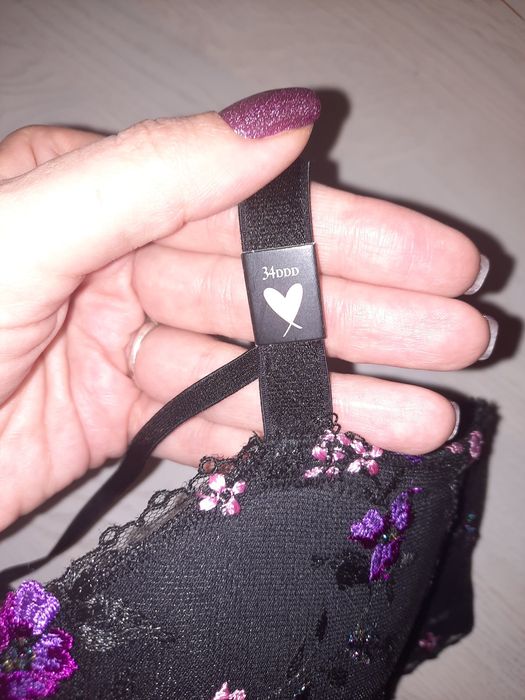 Новый бюстгалтер Victoria's Secret 34DDD