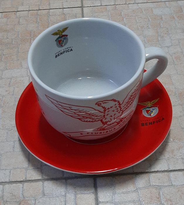 Caneca do Benfica443743040900976640