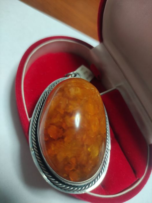 Biżuteria srebrna z bursztynem