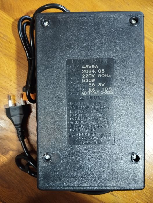 Зарядне до BLUETTI T500 T200S 58.8V/8A/10A блок живлення 25.2V/10A/260