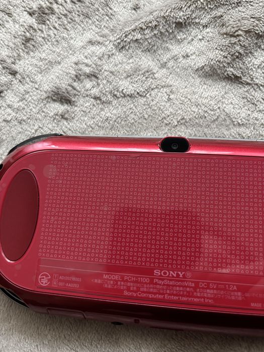 PlayStation Vita  Cosmic Red PCH-1100 FAT