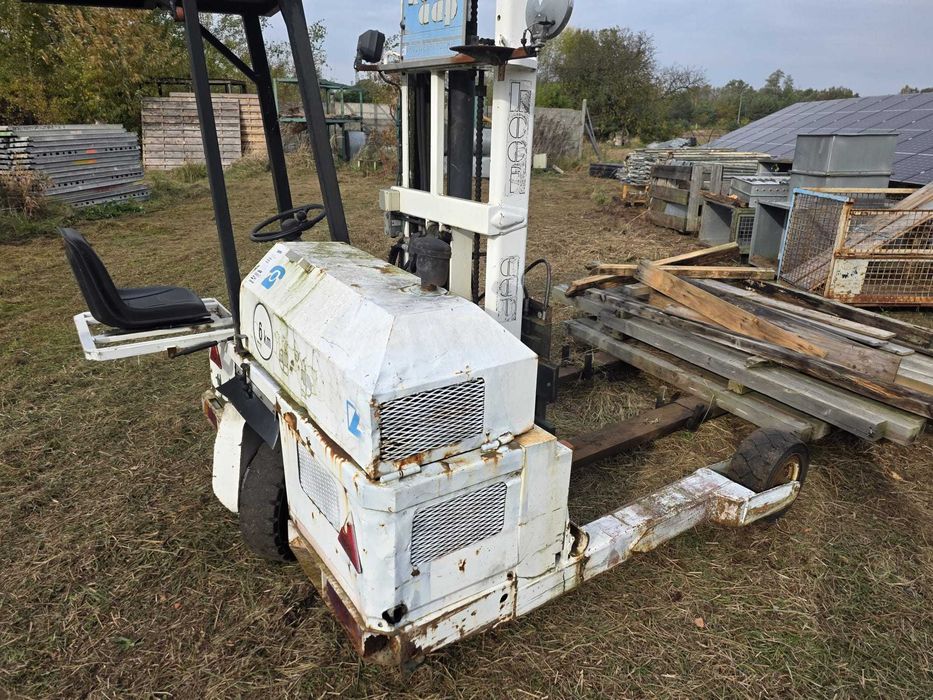 Wózek widłowy podwieszany