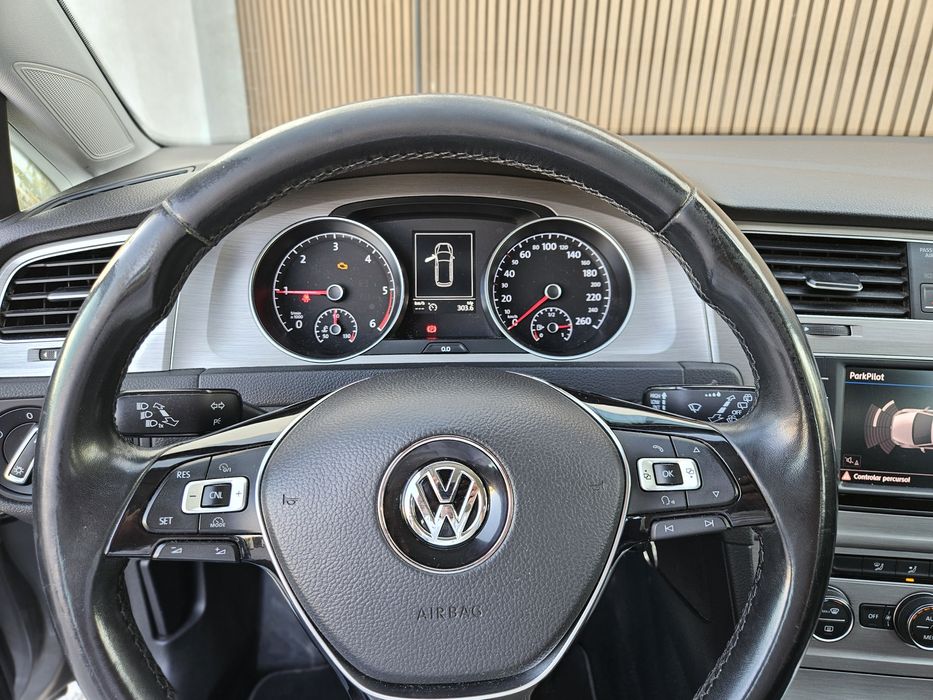 VW Golf Variant 1.6 TDi GPS Edition