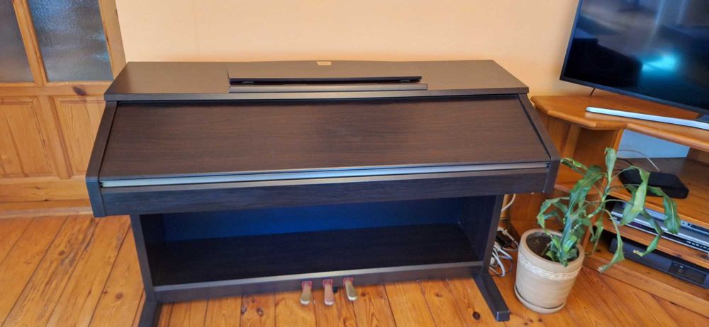 Yamaha CVP301 pianino cyfrowe-elektroniczne