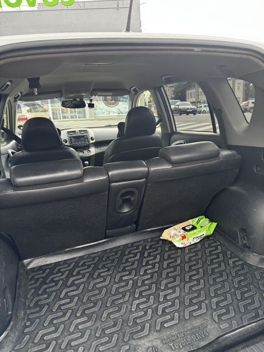 Toyota RAV-4 2012