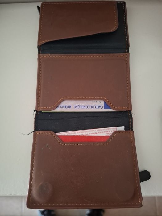 Carteira com proteção rfid