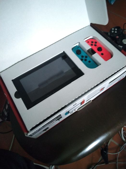 Nintendo Switch Troco por game boy color roxo