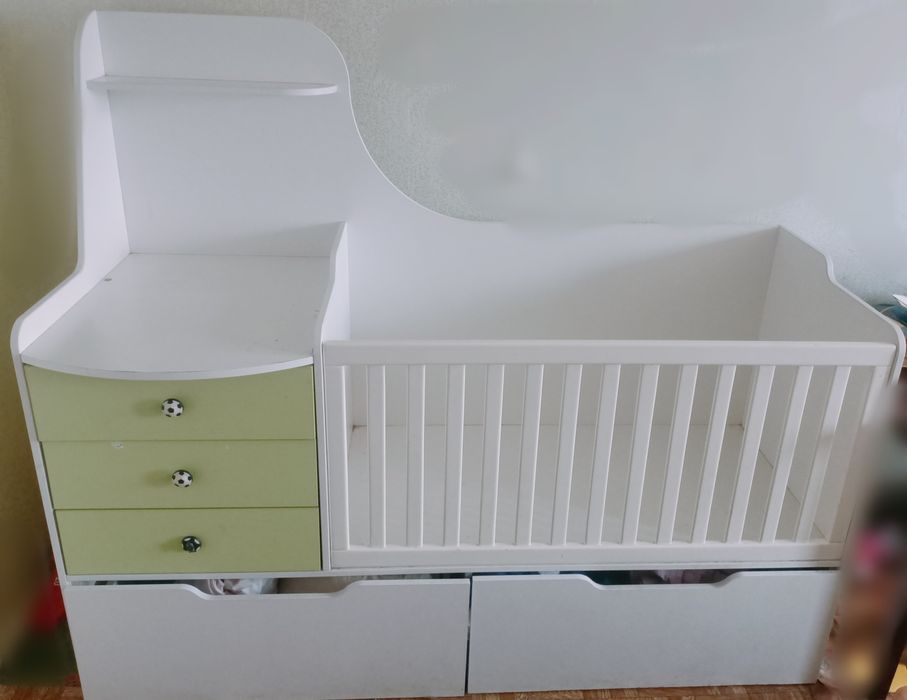 Детская кроватка