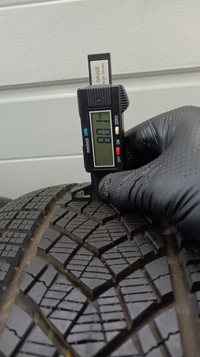 2x 235/55R20 GOODYEAR UltraGrip Perform.XL,8,01mm,DEMO,99% bieżn.2024