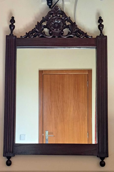 Quarto Completo em Madeira Maciça Antigo