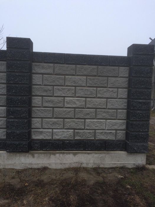 Блоки будівельні паркан бетонні вироби бруківка цегла