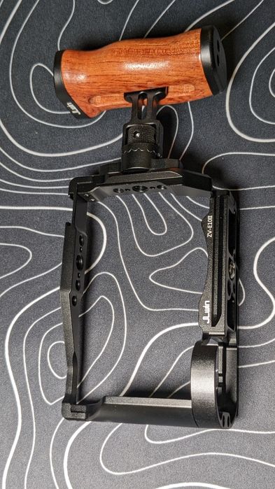 Клітка для Sony ZV-E10 II покоління