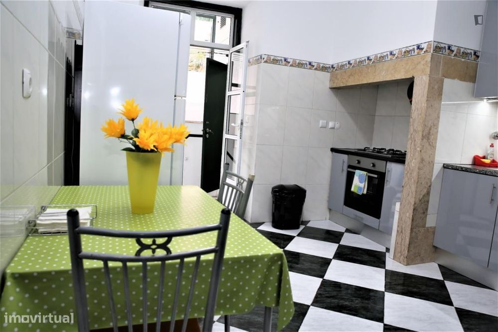 Quarto - localizado em Penha de França Lisbon