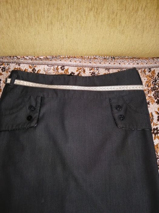 Спідничка чорна, завужена