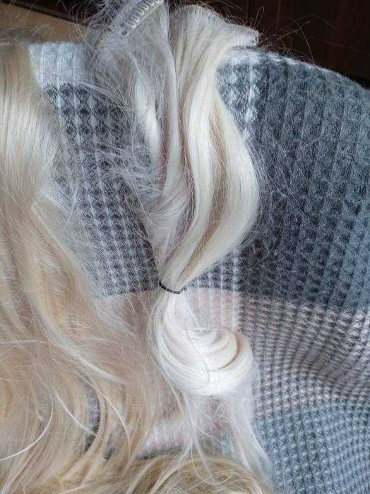 Peruka nieużywana jasny blond elegancka treski zestaw.Okazja.