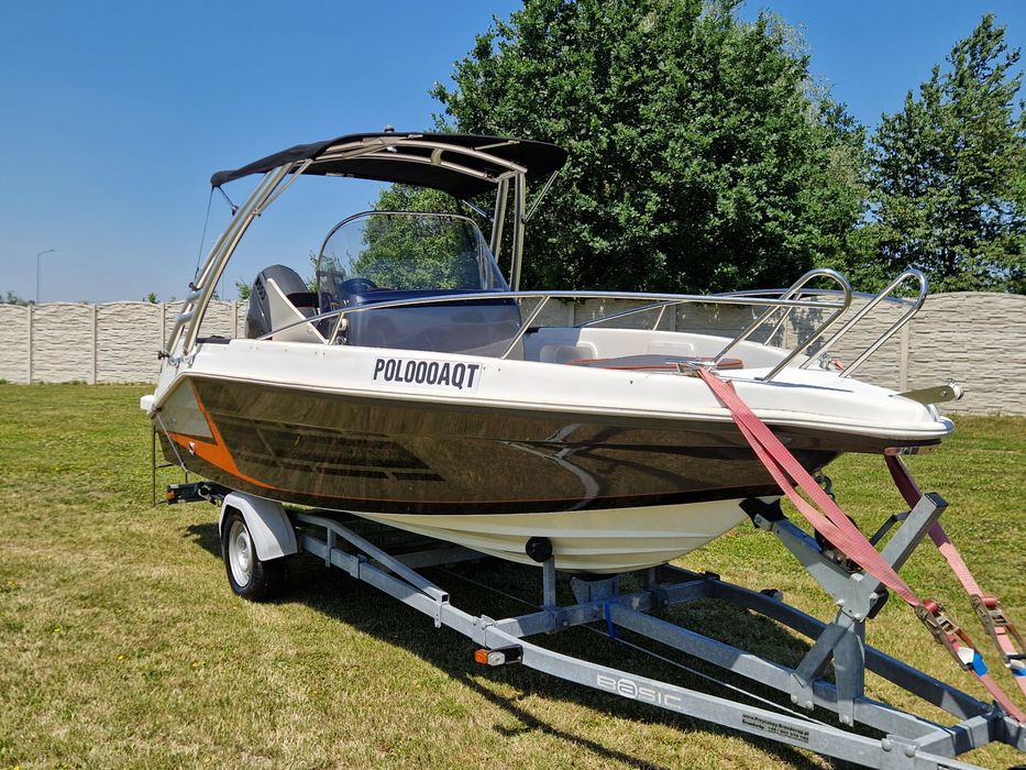 Łódź motorowa Mazury M550 Silnik EVINRUDE Przyczepa