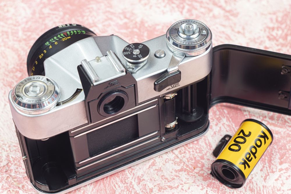 Фотоапарат Зенит Е, в комплекті з Гелиос 44-2