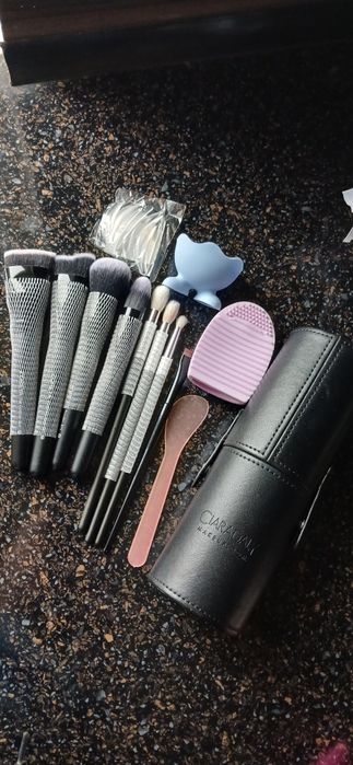 Набір тубус з косметичними пензлями