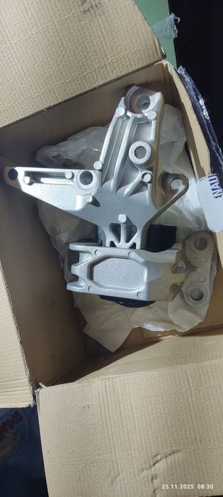 Подушка двигателя К9К Рено меган.