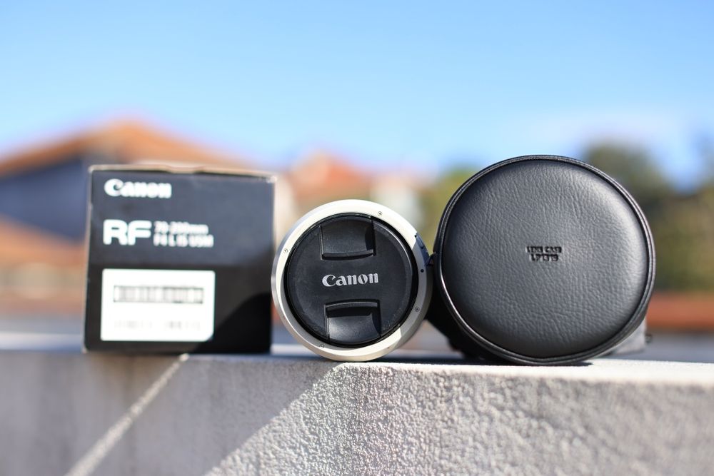 Canon RF 70-200mm f4 L is Usada na caixa.