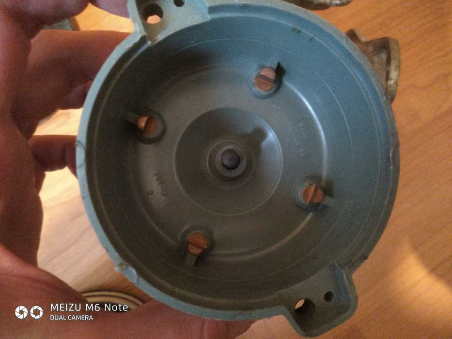 Крышка распределителя трамблера ВАЗ 2109