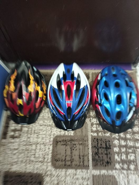 Шоломи велосипедні.