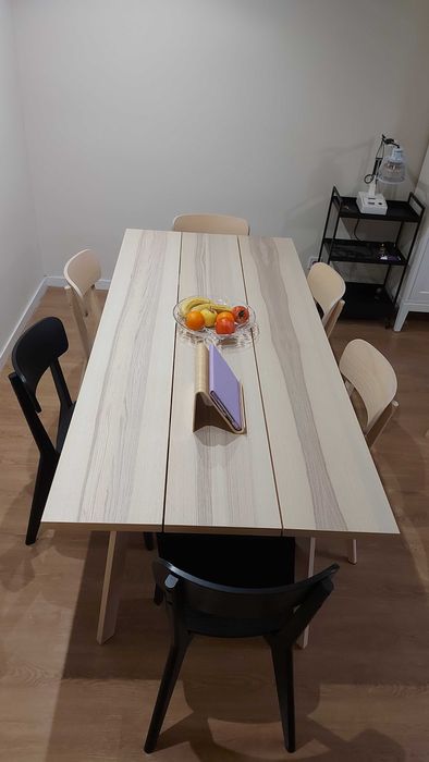 Mesa com 6 cadeiras seminovo