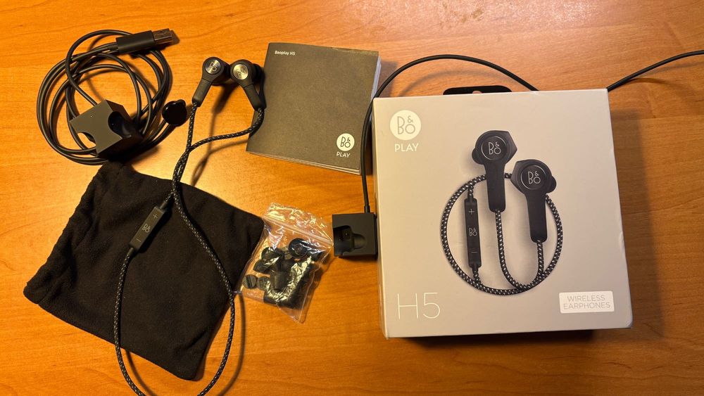 Beoplay H5 Black