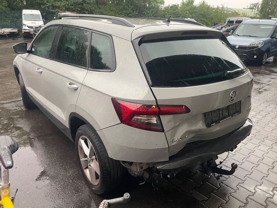 Skoda Karoq uszkodzony