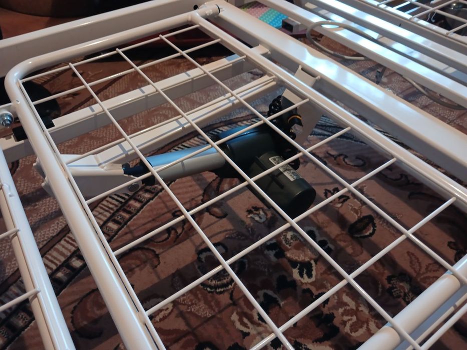 Медичне ліжко з підйомним мезанізмом