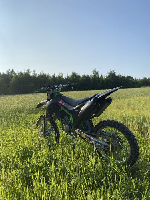 Продам Kawasaki kx 125 . 2Т