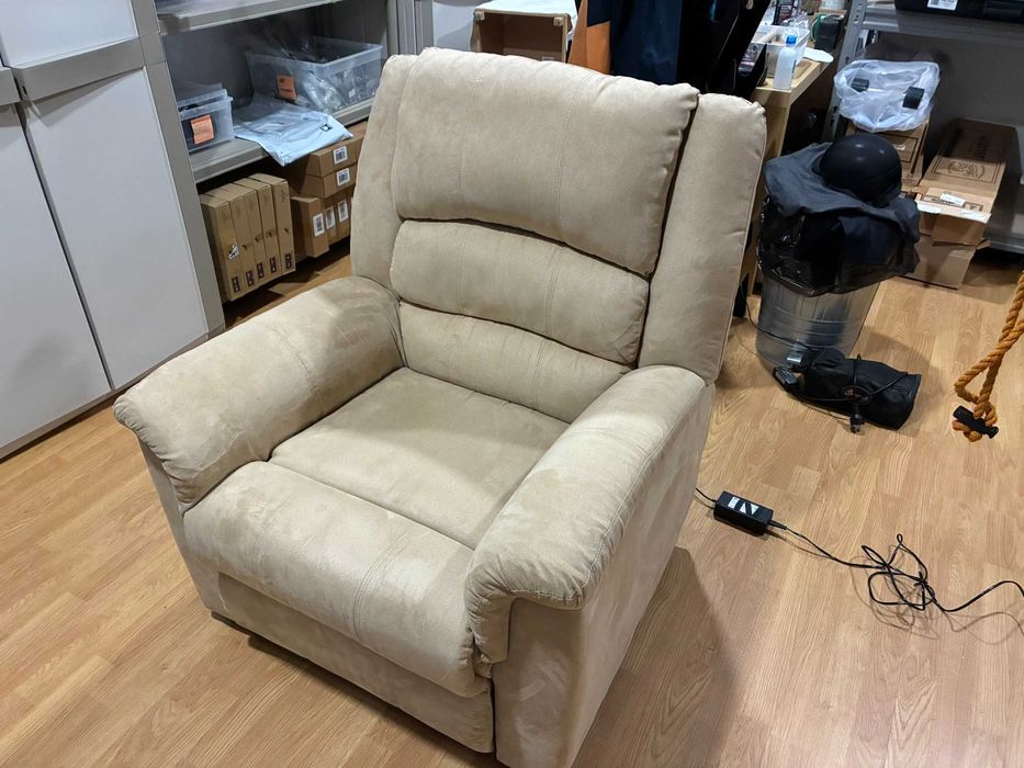 Poltrona elétrica reclinável - Como nova