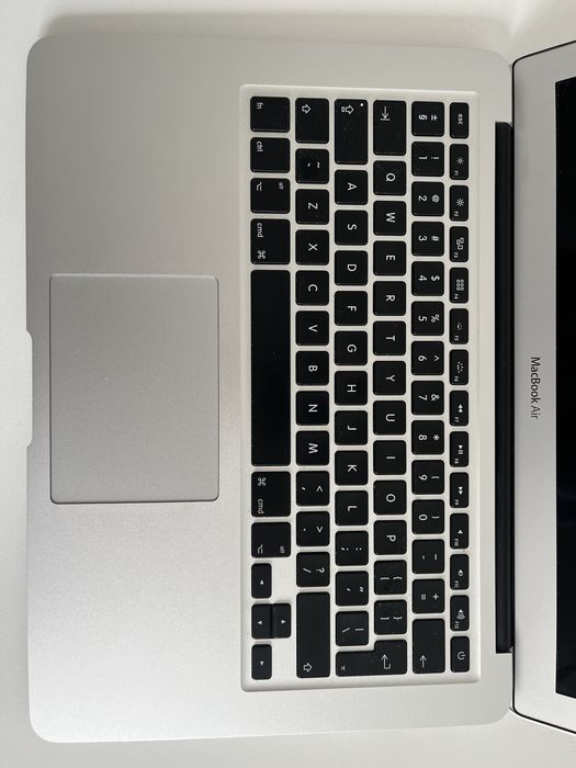 MacBook Air Apple