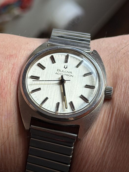 Bulova Accutron, kamerton,  rozmiar 36/42mm, super stan, w stali, lata 70te