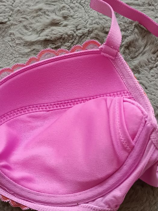 Biustonosz różowy Ann Summers 75E
