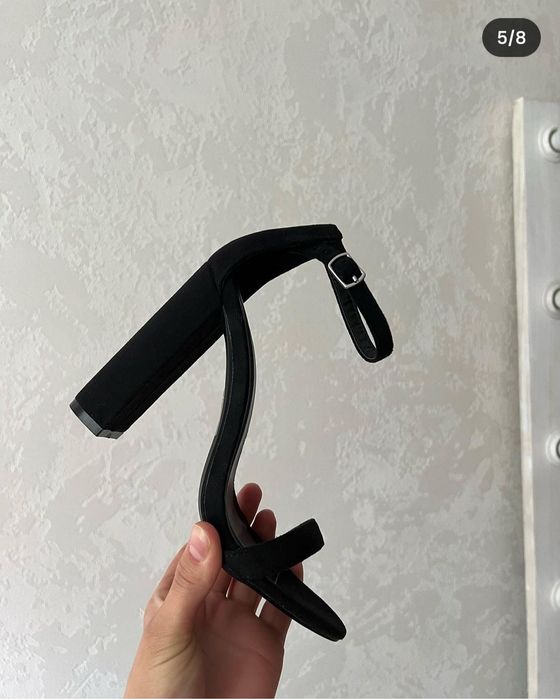 Продам босоніжки 40 розмір