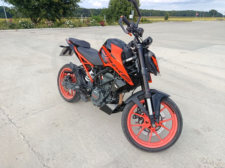 КТМ 200 DUKE ціна не сезонна,продаж срочний ,весною 3300 без торгу.
