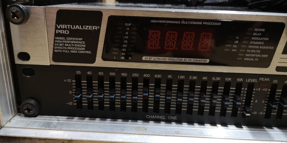 Equalizador gráfico phonic peq3400