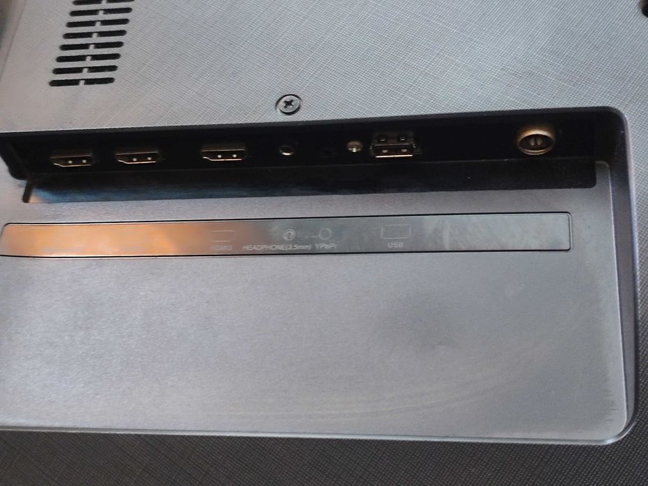 Продам телевізор JVC 50” LED 4К