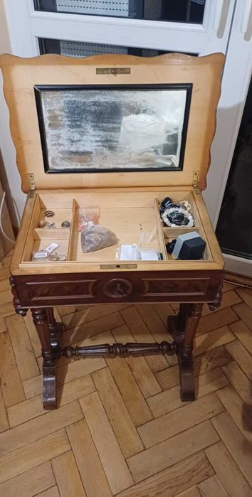 Eklektyczny niciak, toaletka